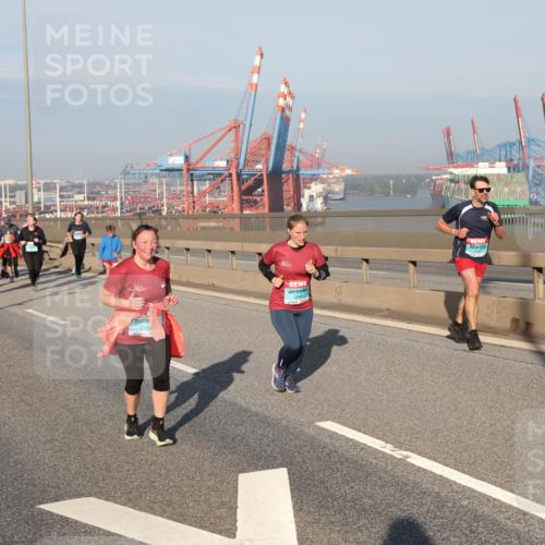 03.10.2025 - Köhlbrandbrückenlauf Yannick Fuchs http://msf.ph/oto/9179924 03.10.2025 08:53:17 Position 2 3240 meine-sportfotos.de