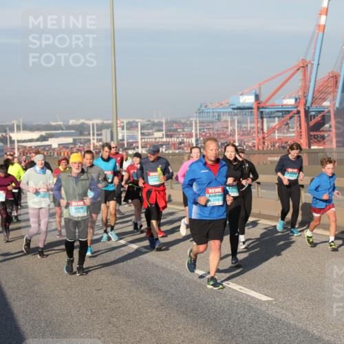 03.10.2025 - Köhlbrandbrückenlauf Yannick Fuchs http://msf.ph/oto/9179942 03.10.2025 08:53:22 Position 2 2158 meine-sportfotos.de