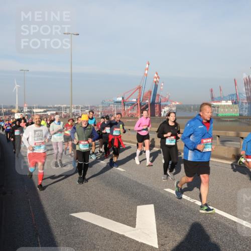 03.10.2025 - Köhlbrandbrückenlauf Yannick Fuchs http://msf.ph/oto/9179963 03.10.2025 08:53:24 Position 2 2158 meine-sportfotos.de