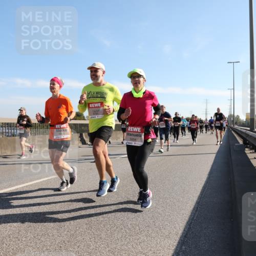 03.10.2025 - Köhlbrandbrückenlauf Yannick Fuchs http://msf.ph/oto/9179964 03.10.2025 11:20:28 Position 3 15, 6791, 5004 meine-sportfotos.de
