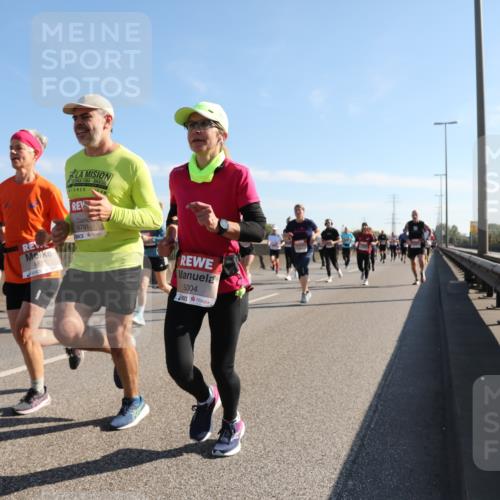 03.10.2025 - Köhlbrandbrückenlauf Yannick Fuchs http://msf.ph/oto/9179968 03.10.2025 11:20:28 Position 3 4813, 6791, 5004 meine-sportfotos.de