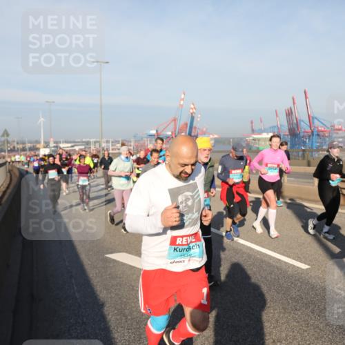 03.10.2025 - Köhlbrandbrückenlauf Yannick Fuchs http://msf.ph/oto/9179986 03.10.2025 08:53:26 Position 2 1840 meine-sportfotos.de