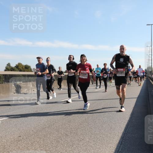 03.10.2025 - Köhlbrandbrückenlauf Yannick Fuchs http://msf.ph/oto/9179987 03.10.2025 11:20:30 Position 3 500 meine-sportfotos.de