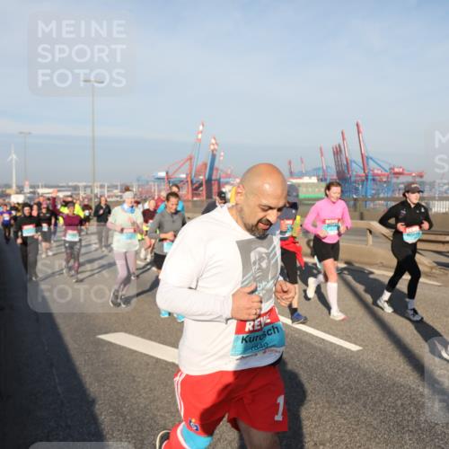 03.10.2025 - Köhlbrandbrückenlauf Yannick Fuchs http://msf.ph/oto/9179988 03.10.2025 08:53:26 Position 2 1840, 1 meine-sportfotos.de