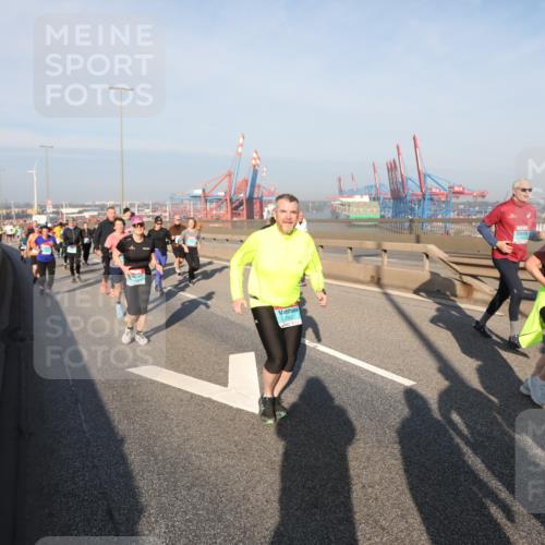 03.10.2025 - Köhlbrandbrückenlauf Yannick Fuchs http://msf.ph/oto/9180024 03.10.2025 08:53:30 Position 2 2362 meine-sportfotos.de