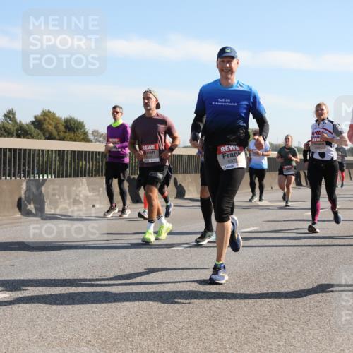 03.10.2025 - Köhlbrandbrückenlauf Yannick Fuchs http://msf.ph/oto/9180030 03.10.2025 11:20:35 Position 3 09, 6377, 5930 meine-sportfotos.de