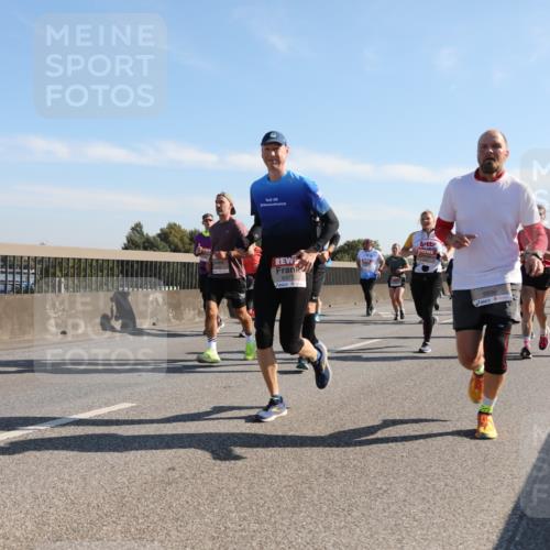 03.10.2025 - Köhlbrandbrückenlauf Yannick Fuchs http://msf.ph/oto/9180034 03.10.2025 11:20:36 Position 3 09, 6377, 5930 meine-sportfotos.de