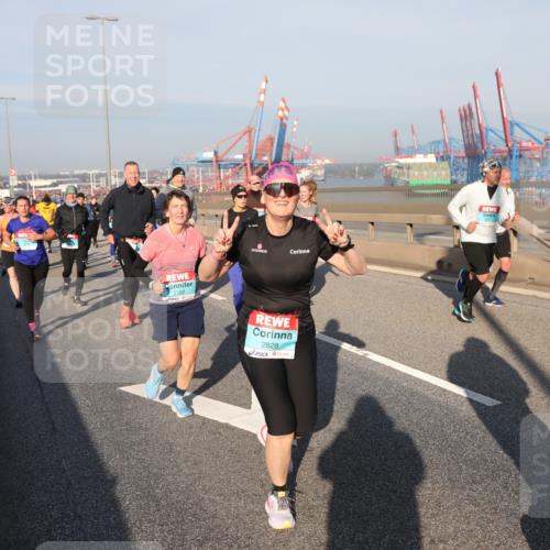 03.10.2025 - Köhlbrandbrückenlauf Yannick Fuchs http://msf.ph/oto/9180037 03.10.2025 08:53:31 Position 2 2152, 2828 meine-sportfotos.de