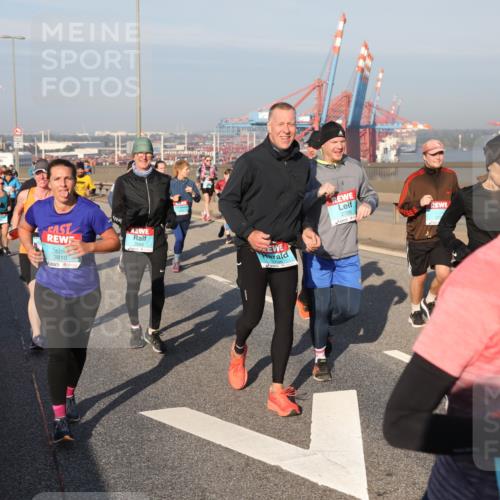 03.10.2025 - Köhlbrandbrückenlauf Yannick Fuchs http://msf.ph/oto/9180052 03.10.2025 08:53:33 Position 2 3810, 2720, 2162 meine-sportfotos.de