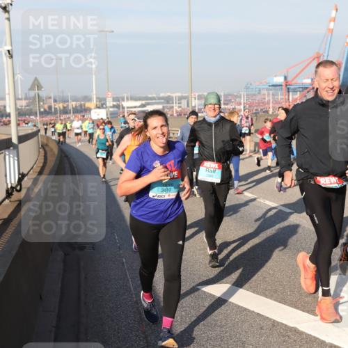 03.10.2025 - Köhlbrandbrückenlauf Yannick Fuchs http://msf.ph/oto/9180055 03.10.2025 08:53:33 Position 2 3810, 2683, 2720 meine-sportfotos.de