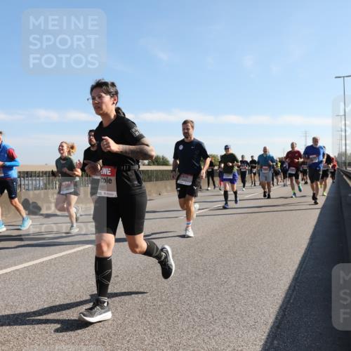 03.10.2025 - Köhlbrandbrückenlauf Yannick Fuchs http://msf.ph/oto/9180063 03.10.2025 11:20:39 Position 3 4885 meine-sportfotos.de