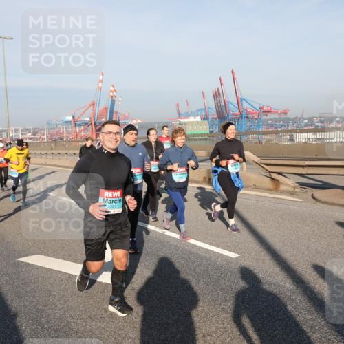03.10.2025 - Köhlbrandbrückenlauf Yannick Fuchs http://msf.ph/oto/9180077 03.10.2025 08:53:36 Position 2 2721 meine-sportfotos.de