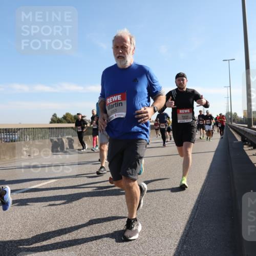03.10.2025 - Köhlbrandbrückenlauf Yannick Fuchs http://msf.ph/oto/9180091 03.10.2025 11:20:42 Position 3 6070, 5053, 6744 meine-sportfotos.de