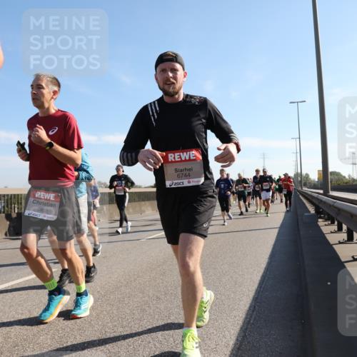 03.10.2025 - Köhlbrandbrückenlauf Yannick Fuchs http://msf.ph/oto/9180096 03.10.2025 11:20:42 Position 3 5802, 6744 meine-sportfotos.de