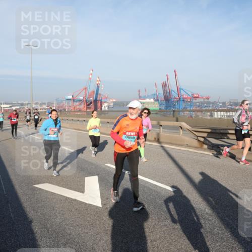 03.10.2025 - Köhlbrandbrückenlauf Yannick Fuchs http://msf.ph/oto/9180116 03.10.2025 08:53:41 Position 2 3577, 7 meine-sportfotos.de