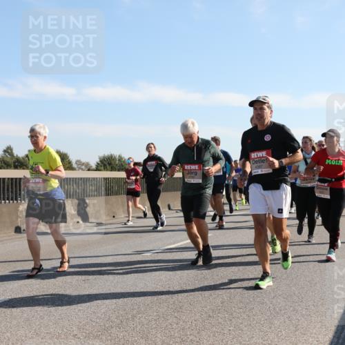 03.10.2025 - Köhlbrandbrückenlauf Yannick Fuchs http://msf.ph/oto/9180121 03.10.2025 11:20:46 Position 3 4790, 4397 meine-sportfotos.de