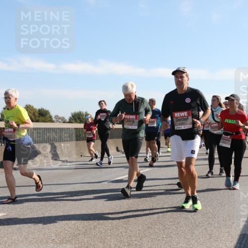 03.10.2025 - Köhlbrandbrückenlauf Yannick Fuchs http://msf.ph/oto/9180123 03.10.2025 11:20:46 Position 3 4790, 4397, 6221 meine-sportfotos.de
