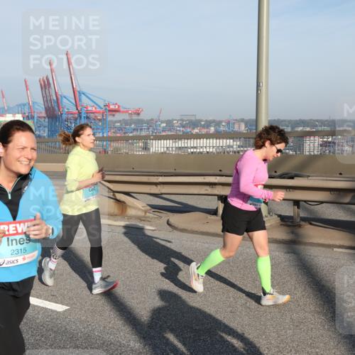 03.10.2025 - Köhlbrandbrückenlauf Yannick Fuchs http://msf.ph/oto/9180132 03.10.2025 08:53:43 Position 2 2315, 1762, 18 meine-sportfotos.de