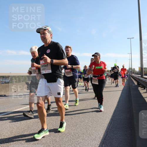 03.10.2025 - Köhlbrandbrückenlauf Yannick Fuchs http://msf.ph/oto/9180133 03.10.2025 11:20:47 Position 3 4397, 4790, 311 meine-sportfotos.de