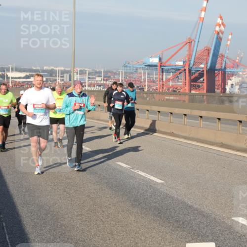 03.10.2025 - Köhlbrandbrückenlauf Yannick Fuchs http://msf.ph/oto/9180152 03.10.2025 08:53:47 Position 2 3669 meine-sportfotos.de