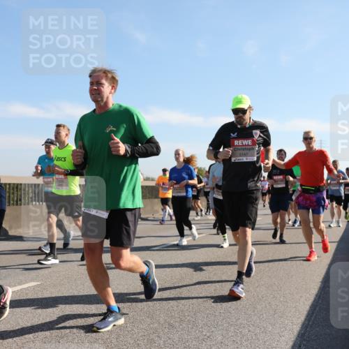 03.10.2025 - Köhlbrandbrückenlauf Yannick Fuchs http://msf.ph/oto/9180155 03.10.2025 11:20:49 Position 3 4838, 5147 meine-sportfotos.de