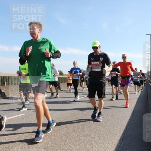 03.10.2025 - Köhlbrandbrückenlauf Yannick Fuchs http://msf.ph/oto/9180157 03.10.2025 11:20:49 Position 3 4838, 5147 meine-sportfotos.de
