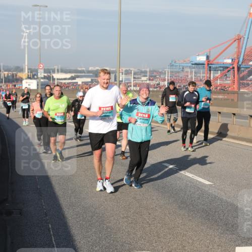 03.10.2025 - Köhlbrandbrückenlauf Yannick Fuchs http://msf.ph/oto/9180159 03.10.2025 08:53:48 Position 2 3519 meine-sportfotos.de