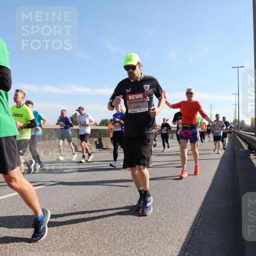 03.10.2025 - Köhlbrandbrückenlauf Yannick Fuchs http://msf.ph/oto/9180162 03.10.2025 11:20:50 Position 3 5083, 5147 meine-sportfotos.de