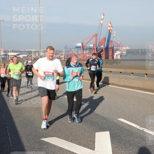 03.10.2025 - Köhlbrandbrückenlauf Yannick Fuchs http://msf.ph/oto/9180173 03.10.2025 08:53:50 Position 2 3520 meine-sportfotos.de