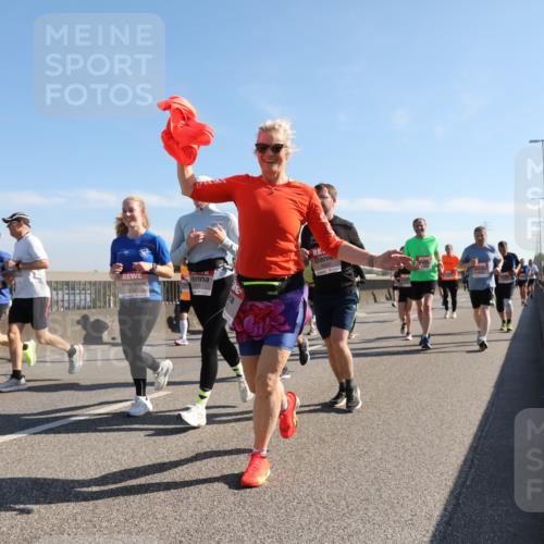03.10.2025 - Köhlbrandbrückenlauf Yannick Fuchs http://msf.ph/oto/9180176 03.10.2025 11:20:51 Position 3 4825 meine-sportfotos.de