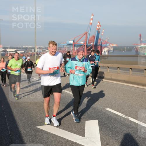 03.10.2025 - Köhlbrandbrückenlauf Yannick Fuchs http://msf.ph/oto/9180179 03.10.2025 08:53:50 Position 2 3519 meine-sportfotos.de