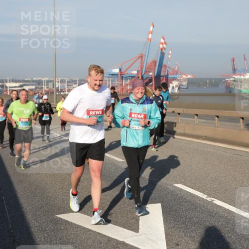 03.10.2025 - Köhlbrandbrückenlauf Yannick Fuchs http://msf.ph/oto/9180181 03.10.2025 08:53:50 Position 2 3519 meine-sportfotos.de