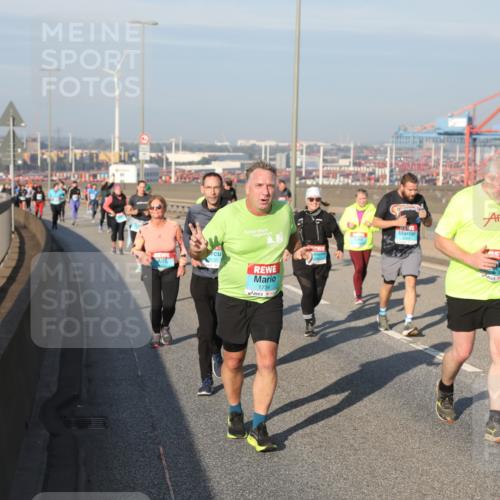 03.10.2025 - Köhlbrandbrückenlauf Yannick Fuchs http://msf.ph/oto/9180190 03.10.2025 08:53:51 Position 2 1734 meine-sportfotos.de