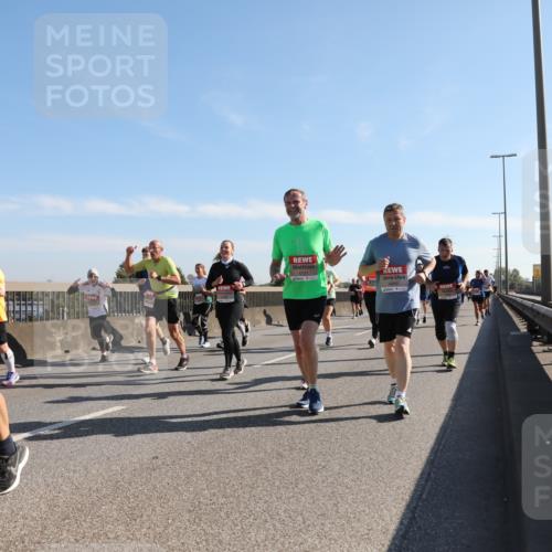 03.10.2025 - Köhlbrandbrückenlauf Yannick Fuchs http://msf.ph/oto/9180194 03.10.2025 11:20:52 Position 3 4223, 4721 meine-sportfotos.de