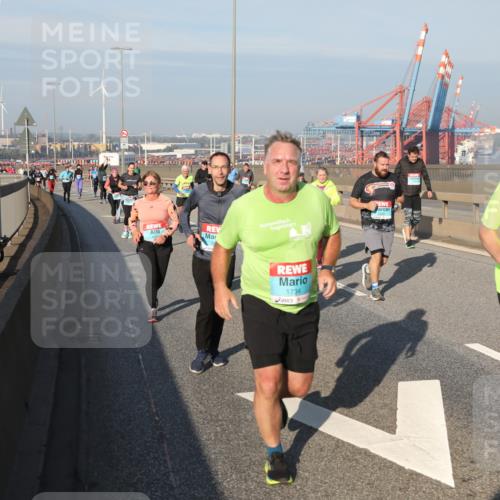 03.10.2025 - Köhlbrandbrückenlauf Yannick Fuchs http://msf.ph/oto/9180201 03.10.2025 08:53:53 Position 2 1734, 2739 meine-sportfotos.de