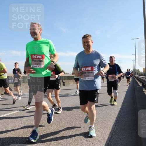 03.10.2025 - Köhlbrandbrückenlauf Yannick Fuchs http://msf.ph/oto/9180203 03.10.2025 11:20:53 Position 3 4721, 4889 meine-sportfotos.de