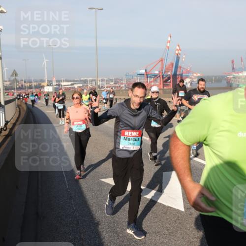 03.10.2025 - Köhlbrandbrückenlauf Yannick Fuchs http://msf.ph/oto/9180207 03.10.2025 08:53:54 Position 2 3132, 1734 meine-sportfotos.de
