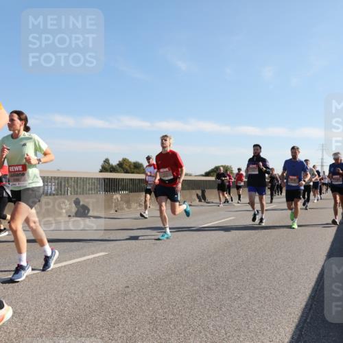 03.10.2025 - Köhlbrandbrückenlauf Yannick Fuchs http://msf.ph/oto/9180224 03.10.2025 11:20:55 Position 3 52, 6589 meine-sportfotos.de