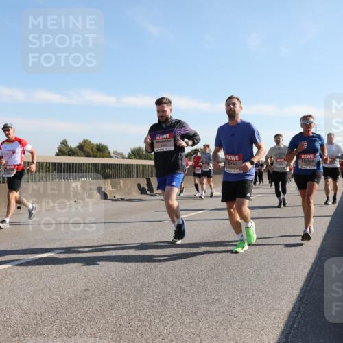 03.10.2025 - Köhlbrandbrückenlauf Yannick Fuchs http://msf.ph/oto/9180237 03.10.2025 11:20:56 Position 3 6496, 6497 meine-sportfotos.de