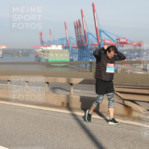 03.10.2025 - Köhlbrandbrückenlauf Yannick Fuchs http://msf.ph/oto/9180238 03.10.2025 08:53:59 Position 2 1759 meine-sportfotos.de