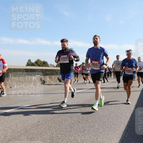 03.10.2025 - Köhlbrandbrückenlauf Yannick Fuchs http://msf.ph/oto/9180239 03.10.2025 11:20:56 Position 3 6496, 6497 meine-sportfotos.de