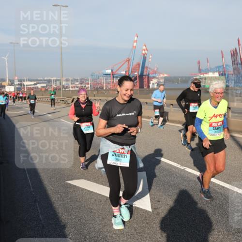 03.10.2025 - Köhlbrandbrückenlauf Yannick Fuchs http://msf.ph/oto/9180248 03.10.2025 08:54:00 Position 2 3602, 2742 meine-sportfotos.de