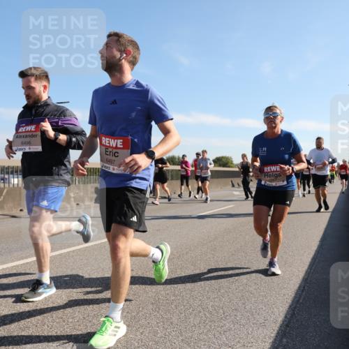 03.10.2025 - Köhlbrandbrückenlauf Yannick Fuchs http://msf.ph/oto/9180249 03.10.2025 11:20:57 Position 3 6496, 6497 meine-sportfotos.de