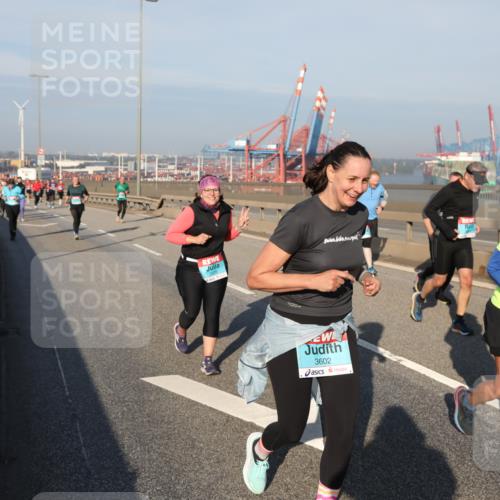 03.10.2025 - Köhlbrandbrückenlauf Yannick Fuchs http://msf.ph/oto/9180251 03.10.2025 08:54:00 Position 2 3602, 2742 meine-sportfotos.de