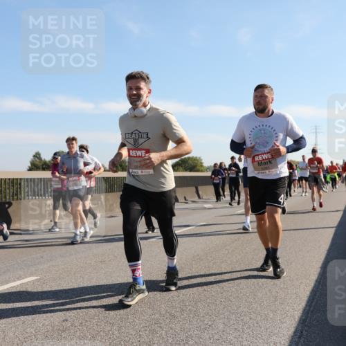 03.10.2025 - Köhlbrandbrückenlauf Yannick Fuchs http://msf.ph/oto/9180266 03.10.2025 11:20:59 Position 3 6818, 5261 meine-sportfotos.de