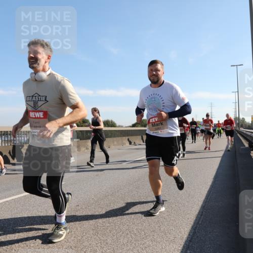 03.10.2025 - Köhlbrandbrückenlauf Yannick Fuchs http://msf.ph/oto/9180271 03.10.2025 11:20:59 Position 3 6818, 5261 meine-sportfotos.de