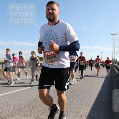 03.10.2025 - Köhlbrandbrückenlauf Yannick Fuchs http://msf.ph/oto/9180275 03.10.2025 11:21:00 Position 3 5261 meine-sportfotos.de