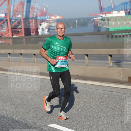 03.10.2025 - Köhlbrandbrückenlauf Yannick Fuchs http://msf.ph/oto/9180277 03.10.2025 08:54:09 Position 2 3662 meine-sportfotos.de
