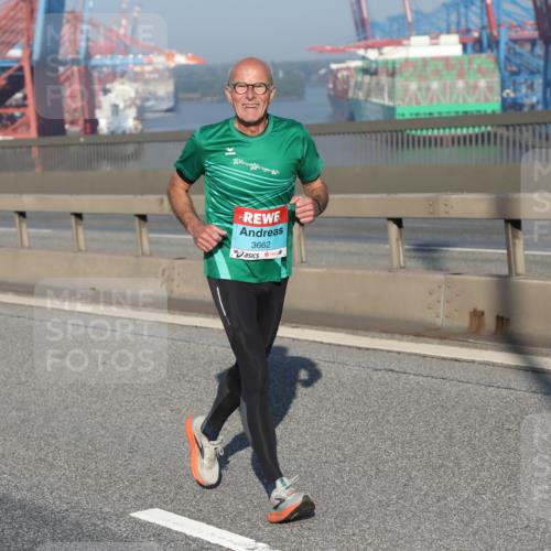 03.10.2025 - Köhlbrandbrückenlauf Yannick Fuchs http://msf.ph/oto/9180282 03.10.2025 08:54:09 Position 2 3662 meine-sportfotos.de