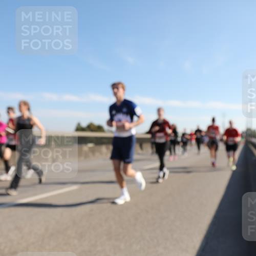 03.10.2025 - Köhlbrandbrückenlauf Yannick Fuchs http://msf.ph/oto/9180283 03.10.2025 11:21:00 Position 3  meine-sportfotos.de